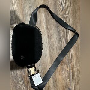 Lululemon sherpa bum bag